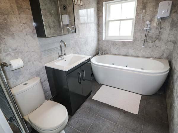 Вилла 1 Primitive Croft Chelmorton Экстерьер фото
